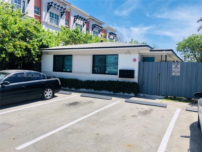 Building Photo - 1016 NE 17th Ave Unit 2