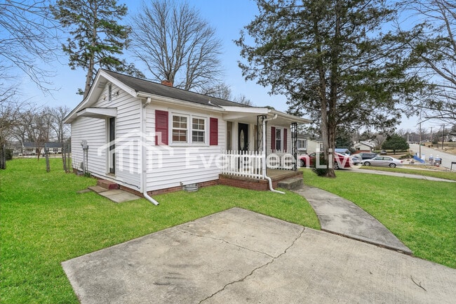 Photo - 222 Charles Ave