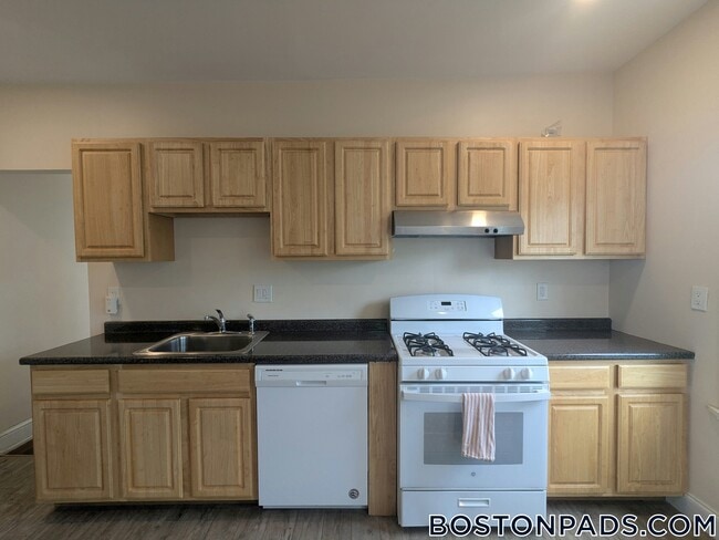 Photo - 175 River St Unit 3