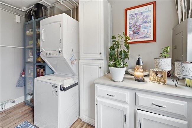 Photo - 321 Grant Ave