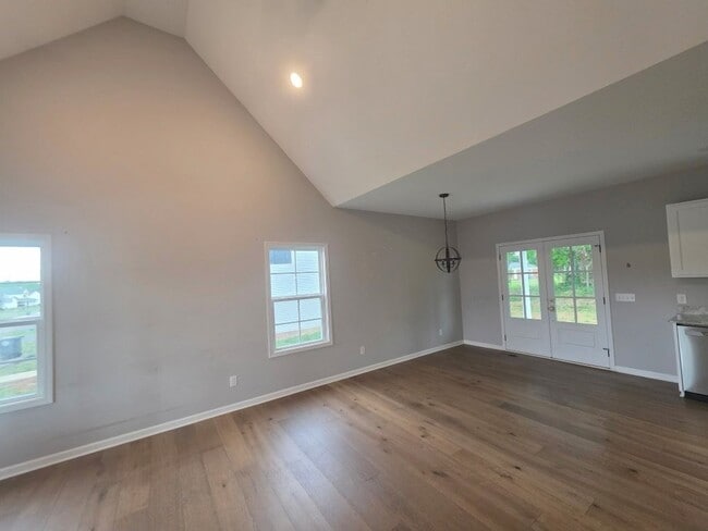 Photo - 202 Cherokee Dr