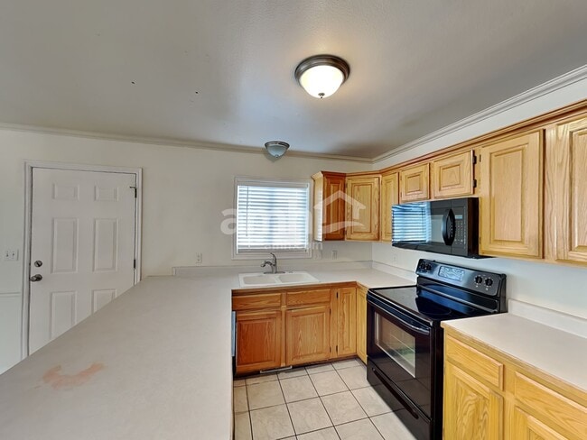 Photo - 523 E Center St