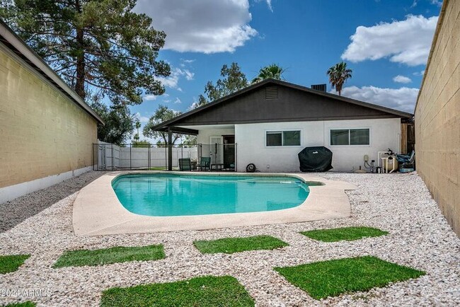 Photo - 948 N 87th St Casa