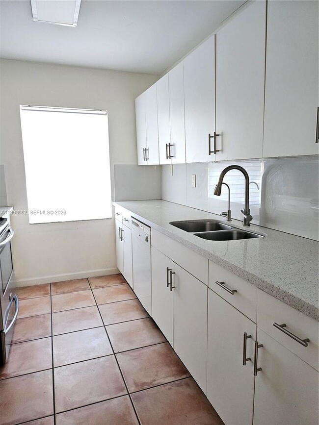 Building Photo - 4907 SW 137th Ct