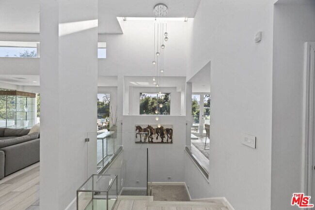 Photo - 641 Walther Way