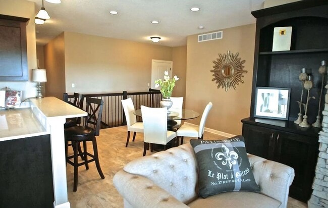 Centennial Pointe West