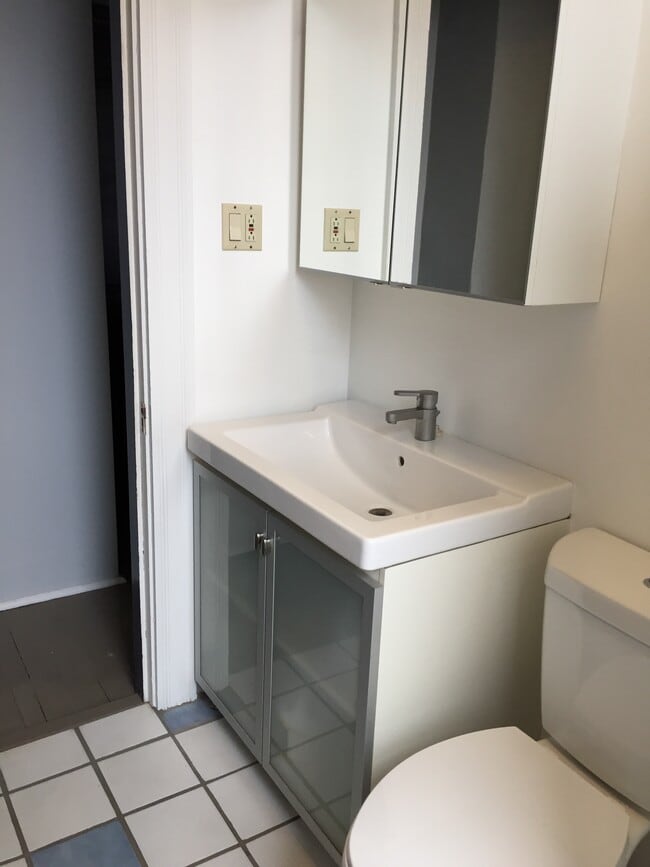 bathroom - 4610 Liberty Ave Unit 3rd floor