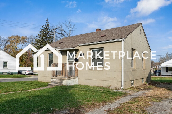 Photo - 301 E 4th St