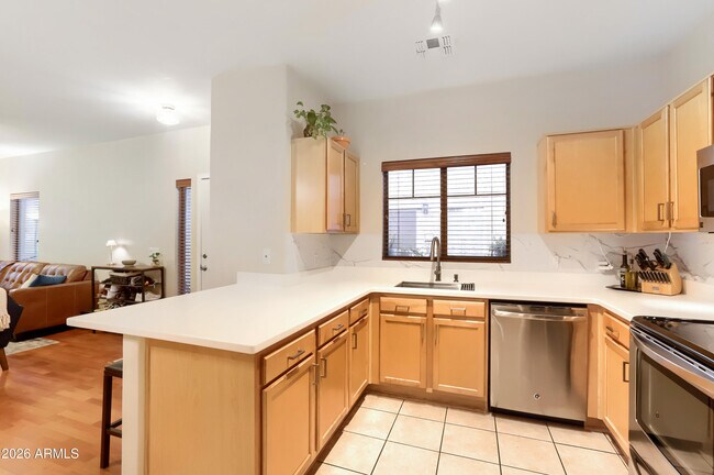 Photo - 805 S Sycamore