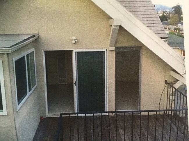 Building Photo - 65 Garland Ave Unit A