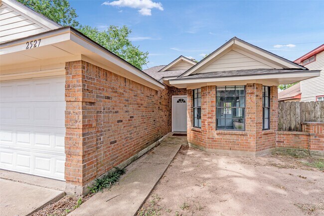 2527 Silver Trumpet Dr