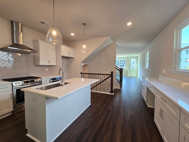 Photo - 2432 Arty Ave