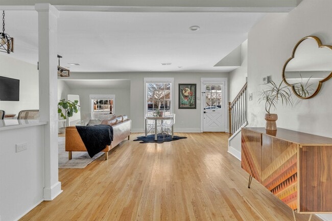 Photo - 185 Alexander St