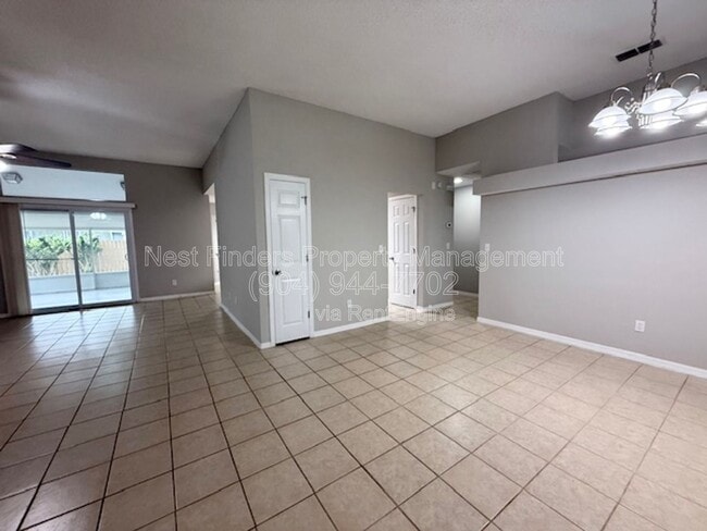 Photo - 816 Brookstone Ct