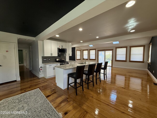 Photo - 605 Farrelly Ave