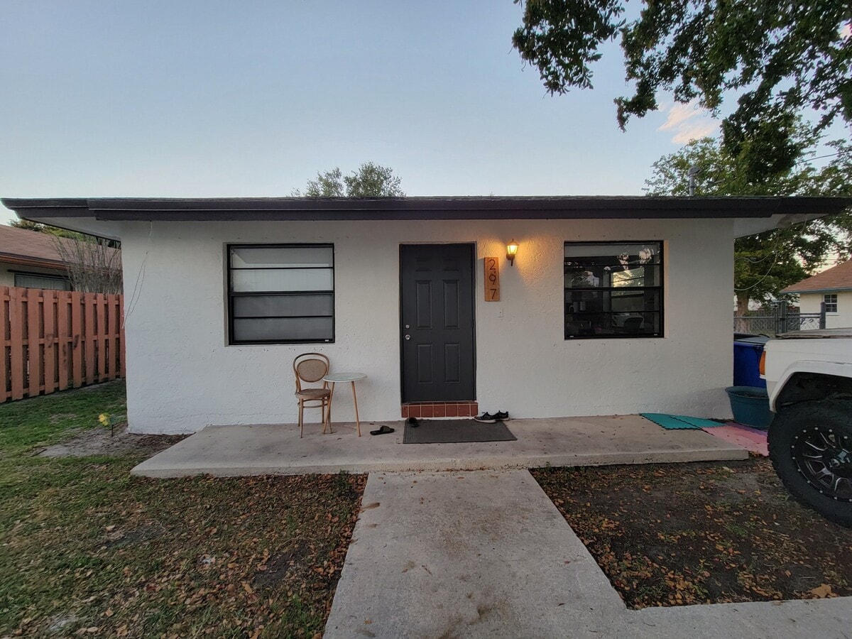 Photo - 297 NW 1st Ave Casa