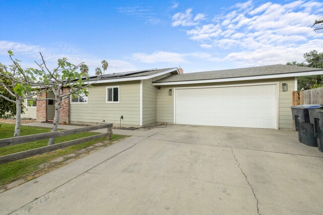 Photo - 1212 S Demaree St