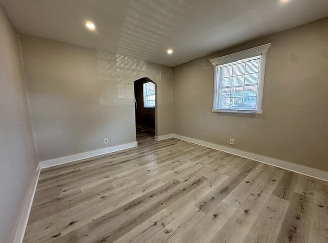 Photo - CENTER TOWNSHIP! **** SECTION 8 ****