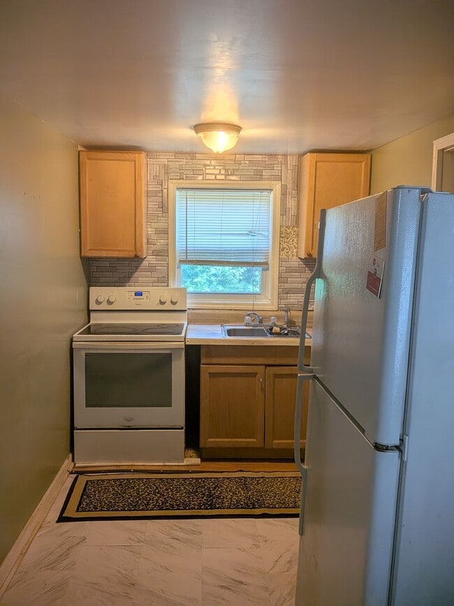 Photo - 2123 Bayvale Rd