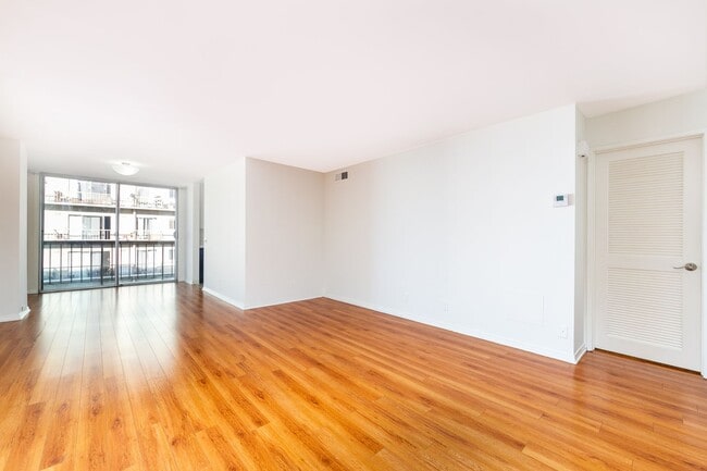 Photo - High Rise Condo 1bed 2 Full Bath