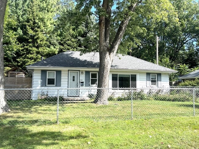 Building Photo - 606 Cullom St Rental
