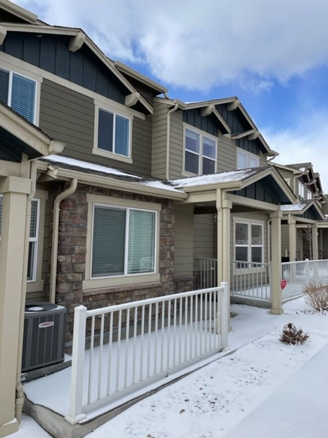 Beautiful 3BD/2.5BA Townhome in The Vistas... - Beautiful 3BD/2.5BA Townhome in The Vistas...
