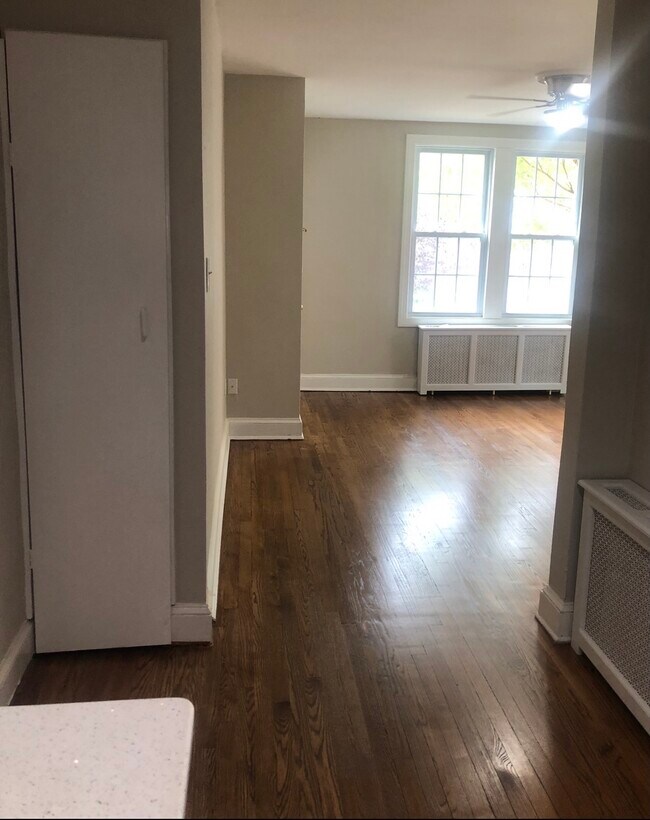 Photo - 2221 40th Pl NW