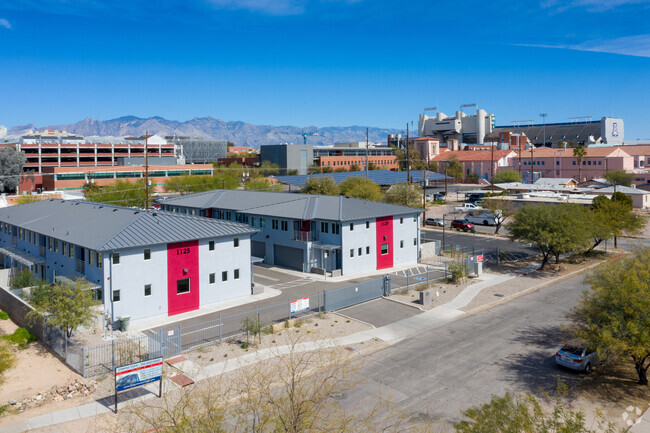 Building Photo - The Graymont Rental