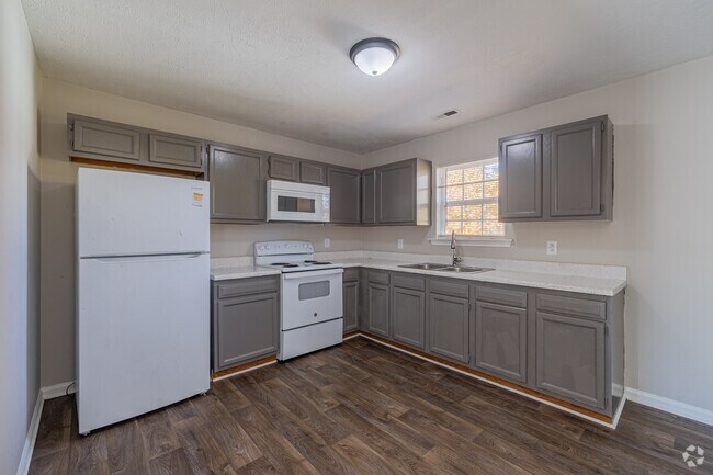 2BR, 1BA - 977SF - Kitchen
