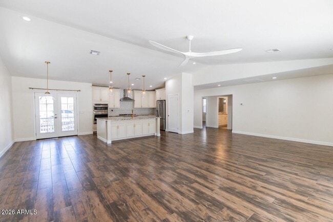 Photo - 341 E 14th St