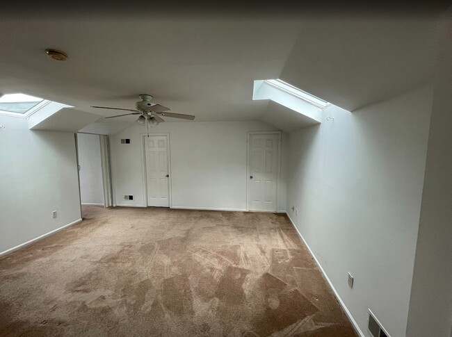 Loft - 750 E Marshall St Unit 105