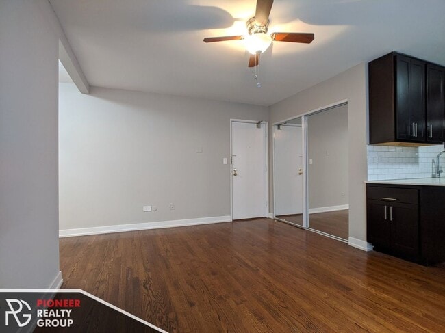 Photo - 525 W Oakdale Ave Unidad 410