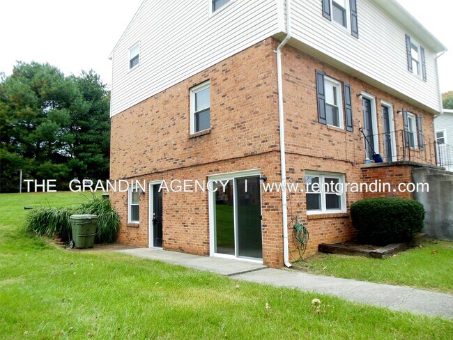 916 Pyrtle Dr Unit 1