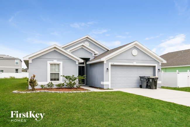 1119 Sabine Ln