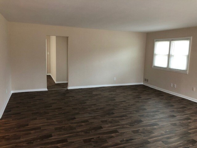 WEST SIDE UPDATED 4 BEDROOM AVAILABLE TODAY!