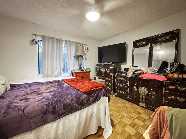 Photo - JCW Living Trust Unit JCW Living Trust A (down)