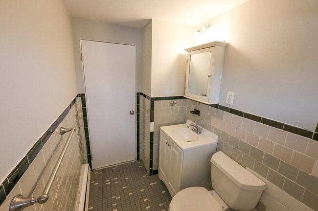 Photo - 18 Essex St Unit 3