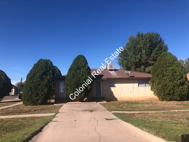 Building Photo - Spacious 1 bedroom 1 bathroom apartment.