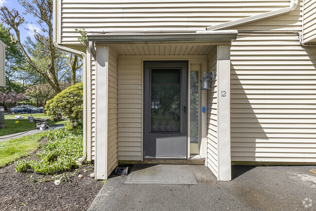 Building Photo - 1 Horizon Dr Unit APT 12