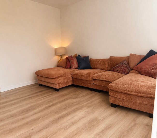 Building Photo - 941 Stanley Ave Unit A