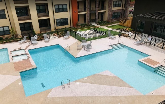 Crown Lone  Oak Apartment Homes