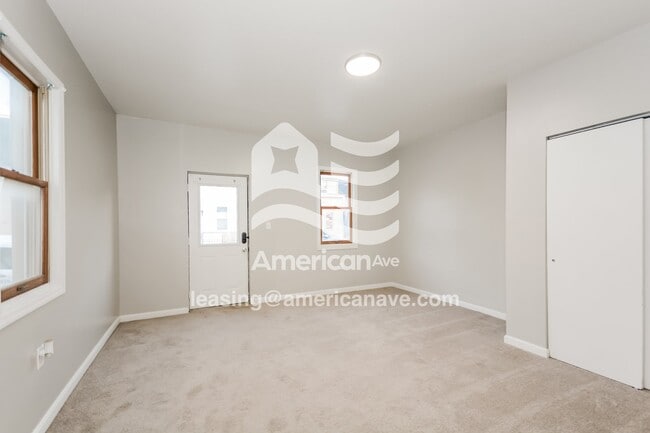 Photo - 415 Thornton St