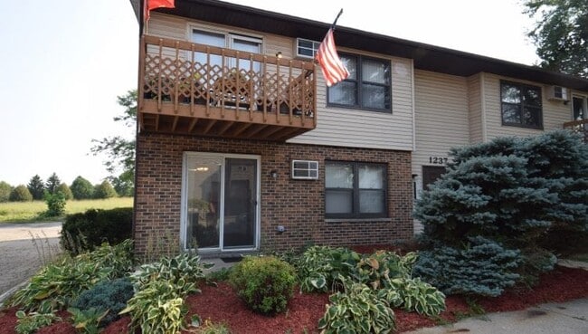Building Photo - 1237 Sunfield St Unit 2