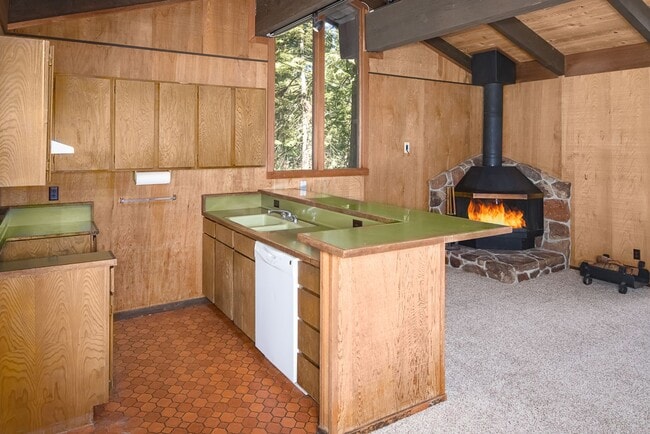 Photo - Vintage Vibe, Lake View, Corner Lot 3x2 with New Appliances