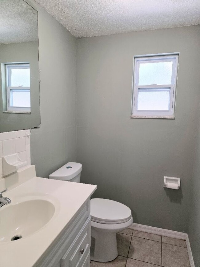 Photo - 1123 NE 5th Ave