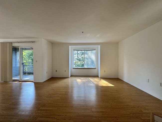 Photo - Spacious 3 bed 1.75 bath top floor unit in Des Moines