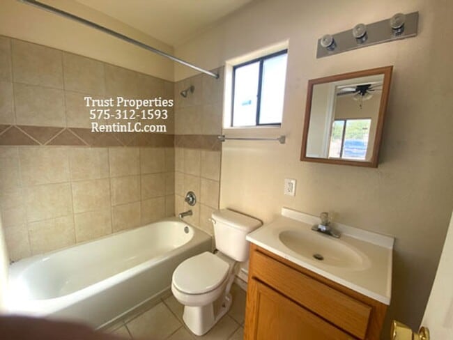 Photo - 614 S Almendra St Unidad 02