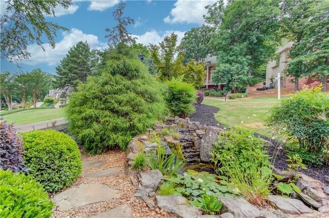 1920 Woods River Ln