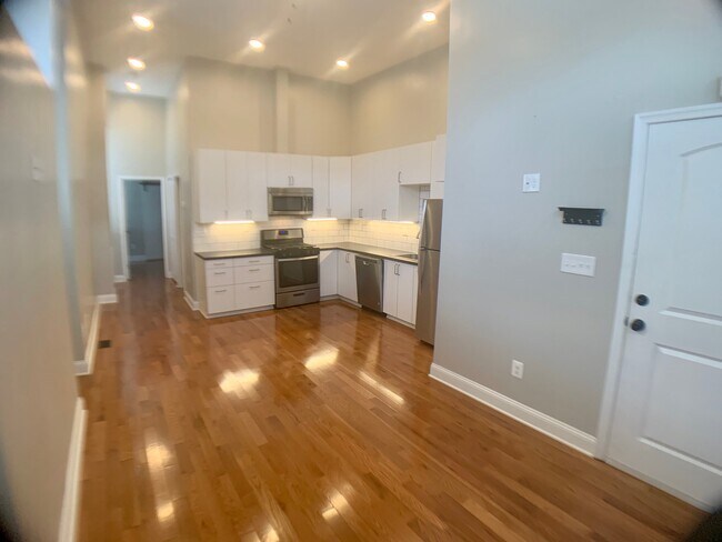 227 E Biddle St Unit 1F