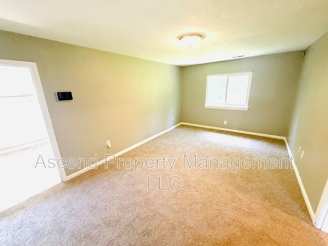Photo - 717 Caruthers Rd